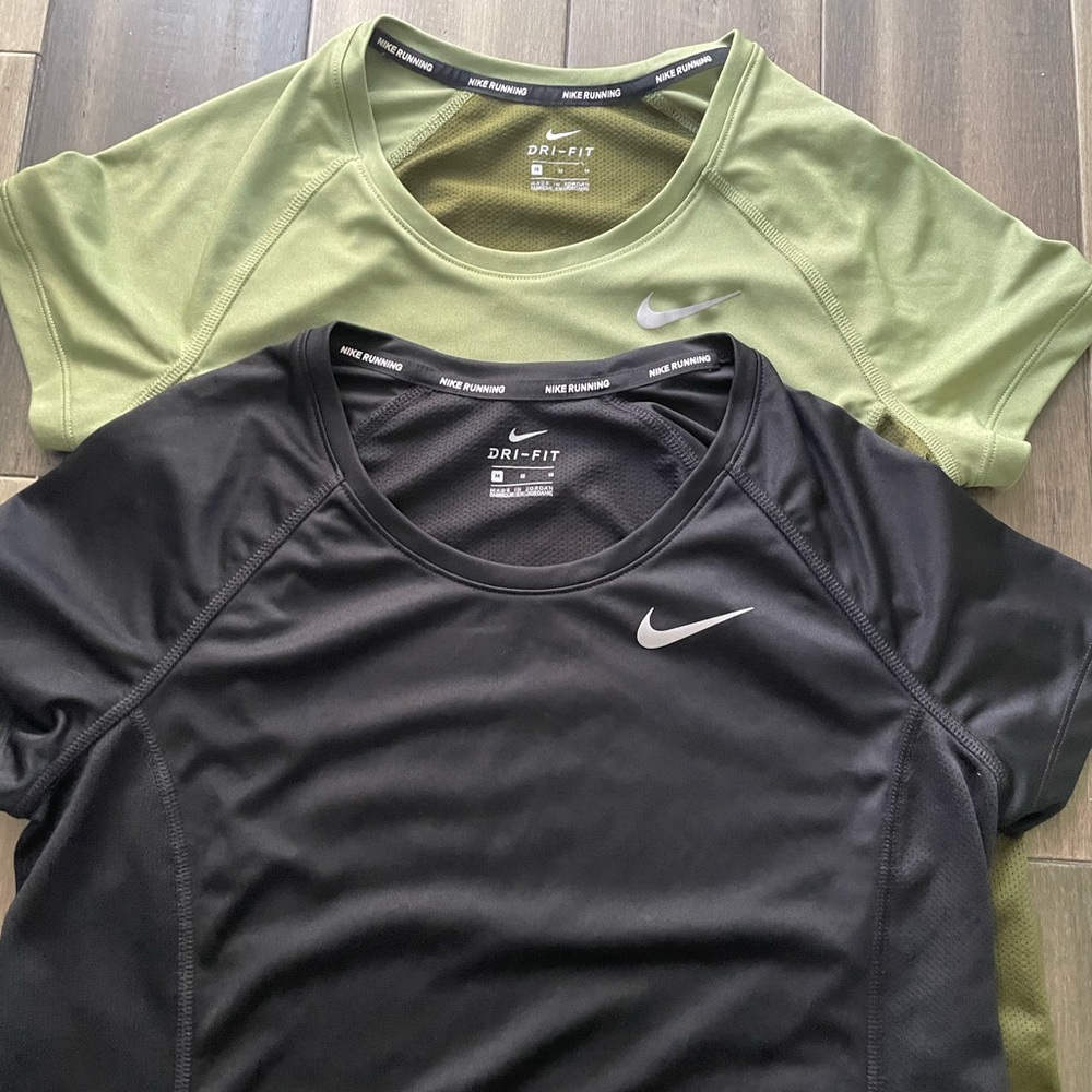2 t-shirts Nike Running